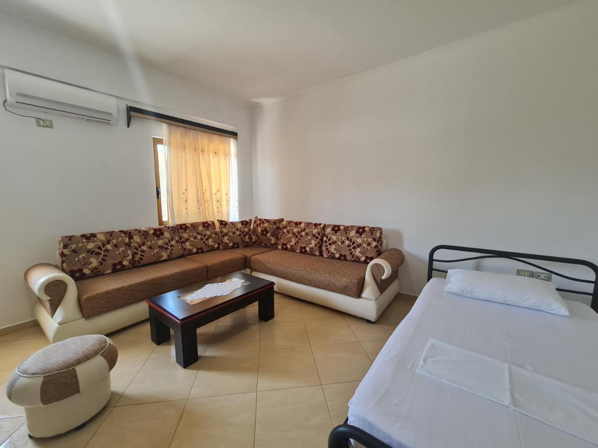 Glow Two Bedroom Apartment คซามิล ภายนอก รูปภาพ