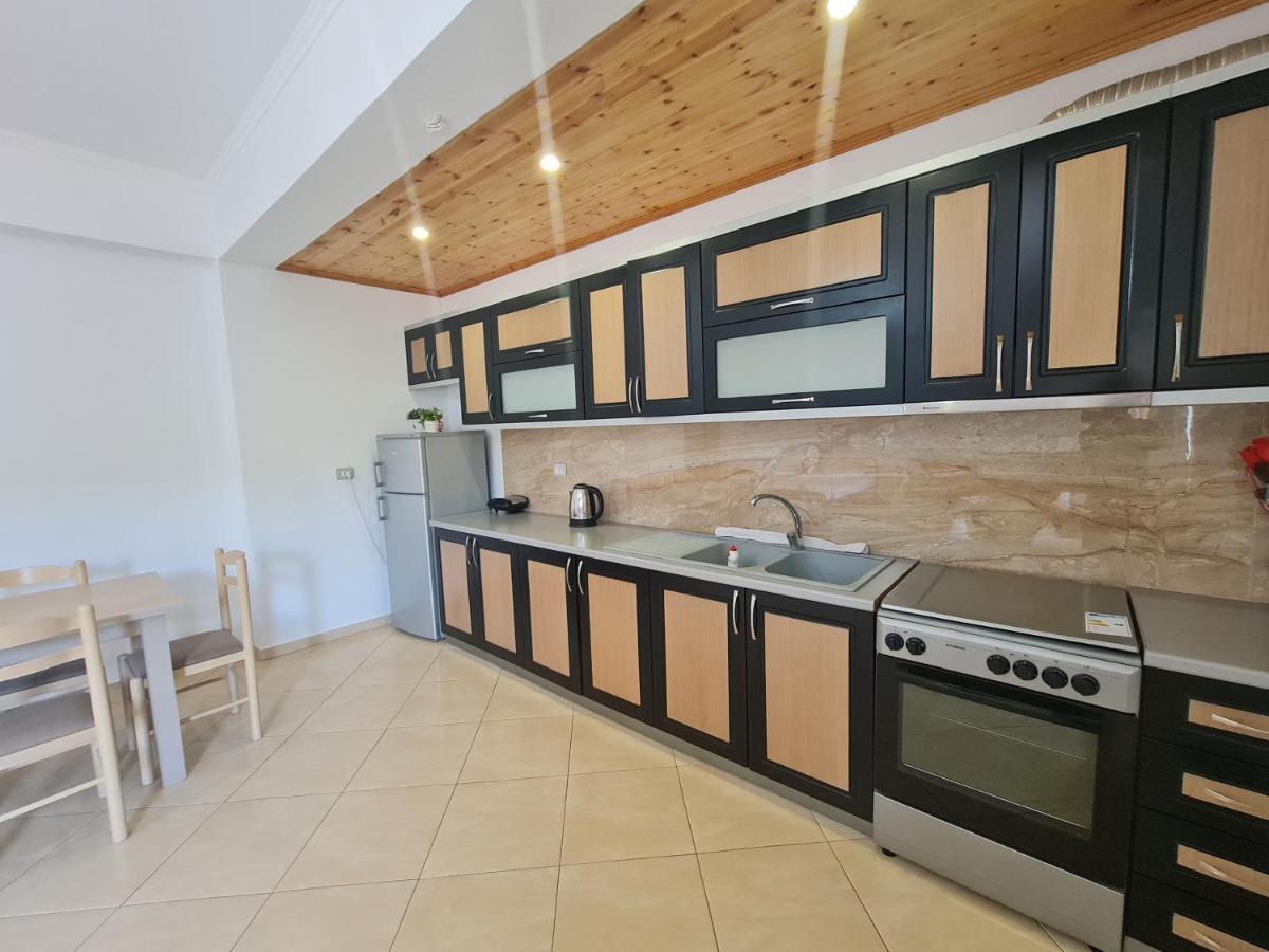 Glow Two Bedroom Apartment คซามิล ภายนอก รูปภาพ
